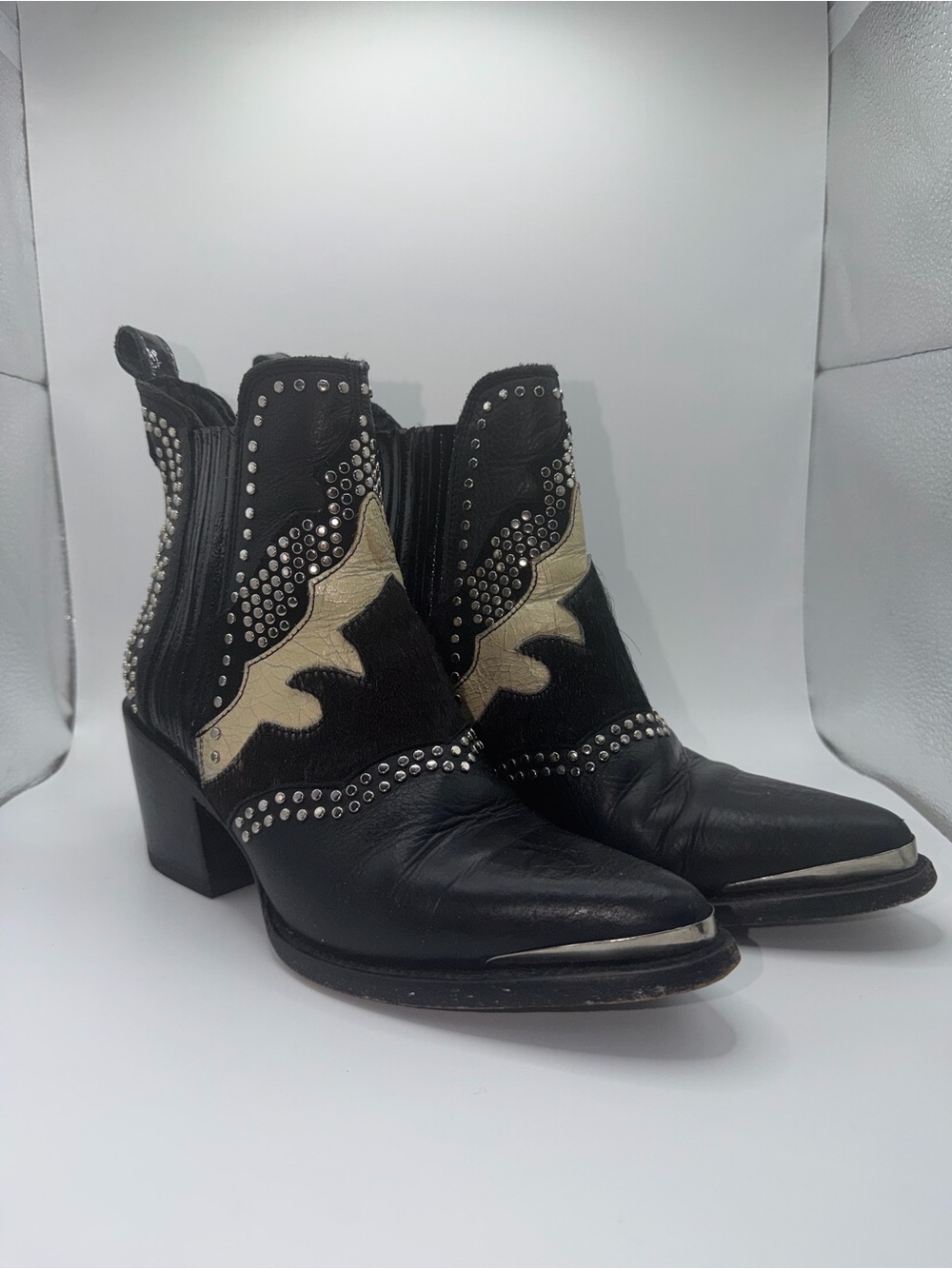 Mezcalero Black Ankle Booties with Cream Western Accent